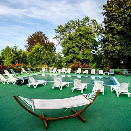 Hotel Marion Poiana Dumbraveni  Buitenkant foto