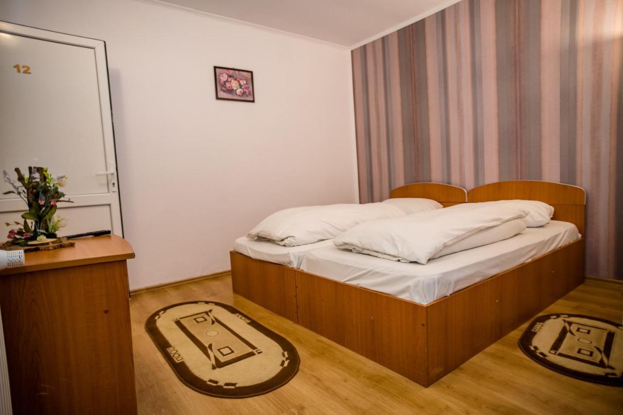 Hotel Marion Poiana Dumbraveni  Buitenkant foto