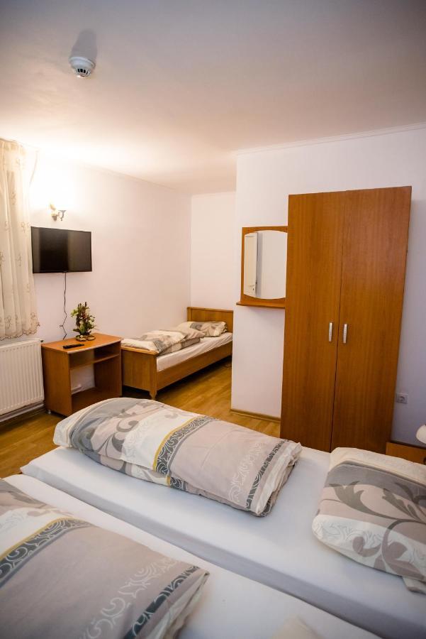 Hotel Marion Poiana Dumbraveni  Buitenkant foto