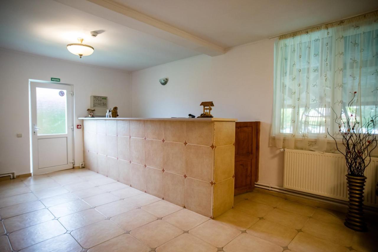 Hotel Marion Poiana Dumbraveni  Buitenkant foto